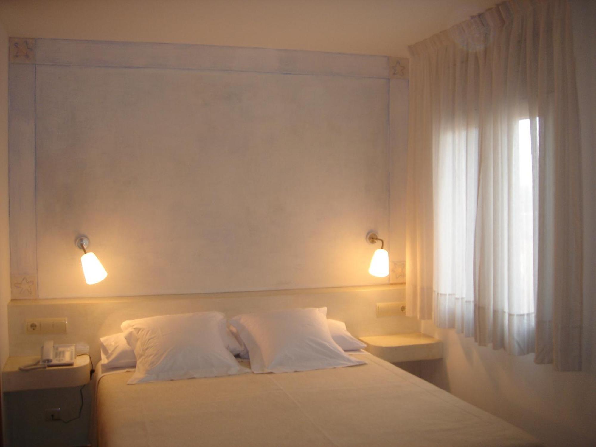 Hotel Carmen Roses Dış mekan fotoğraf