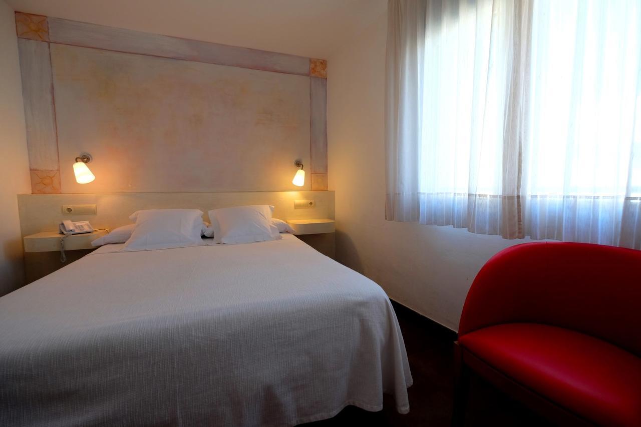 Hotel Carmen Roses Dış mekan fotoğraf