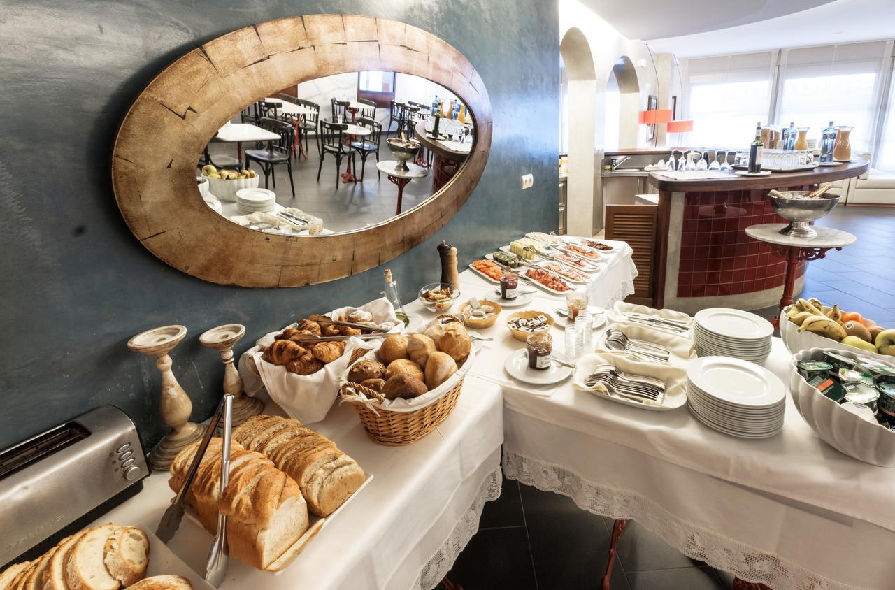 Hotel Carmen Roses Dış mekan fotoğraf