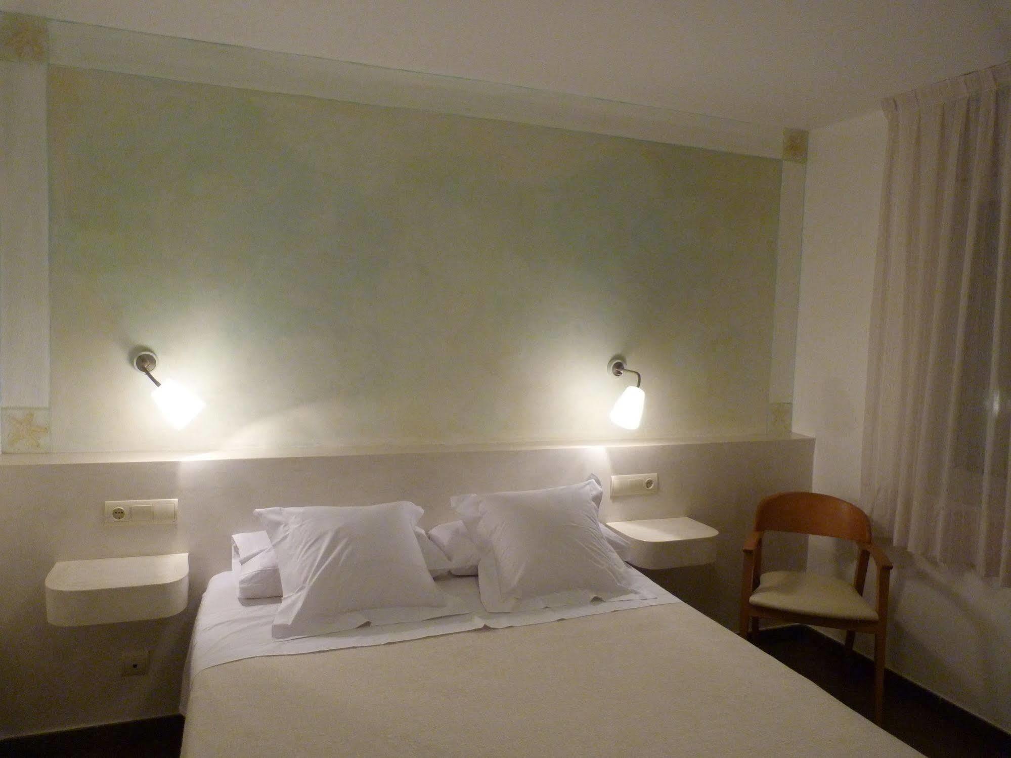 Hotel Carmen Roses Dış mekan fotoğraf